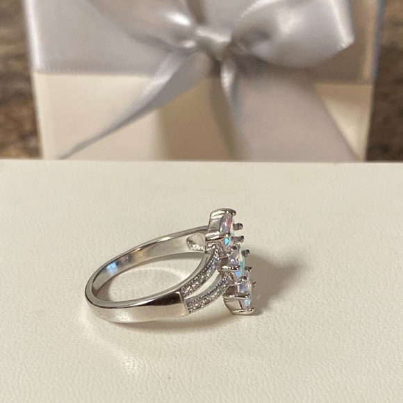 Aurora Borealis Crystal Frost White Stone Cubic Zirconia Sterling Silver Ring 8 - Picture 5 of 13